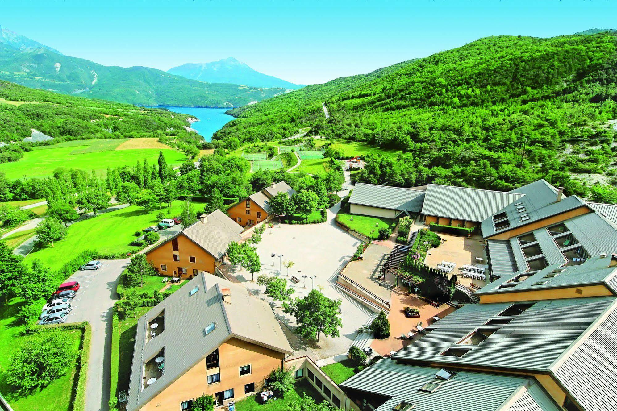 Club Vacances Bleues Les Horizons Du Lac Chorges Bagian luar foto